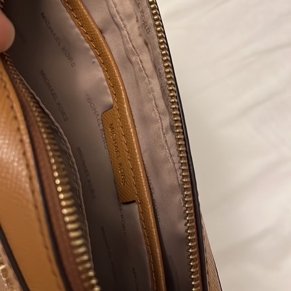 Michael Kors purse - Picture 2 of 3